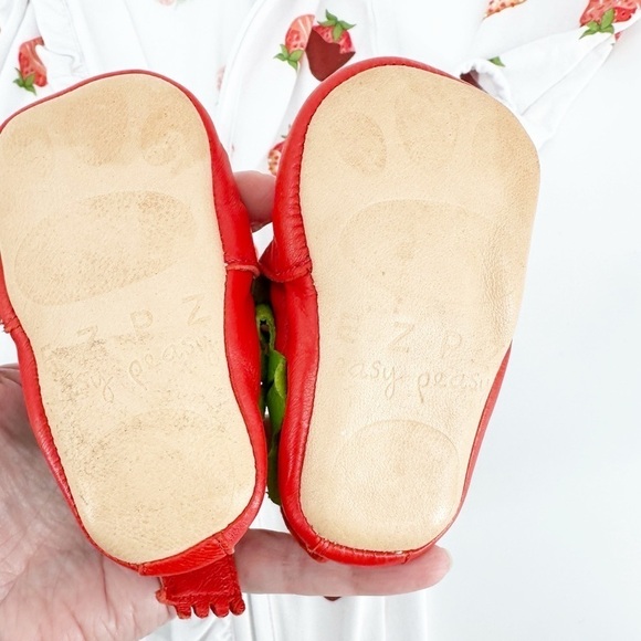 Bundle House of Loolous Strawberry Bamboo Sleeper EZPZ  Strawberry Crib Shoes - Picture 6 of 7